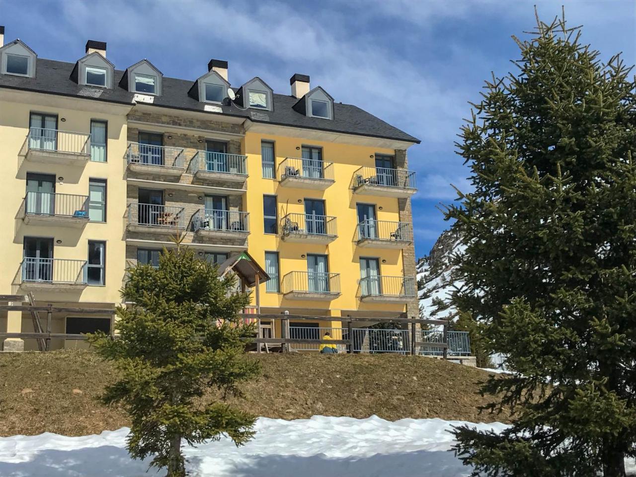 Apartamentos Lorien Candanchú Dış mekan fotoğraf